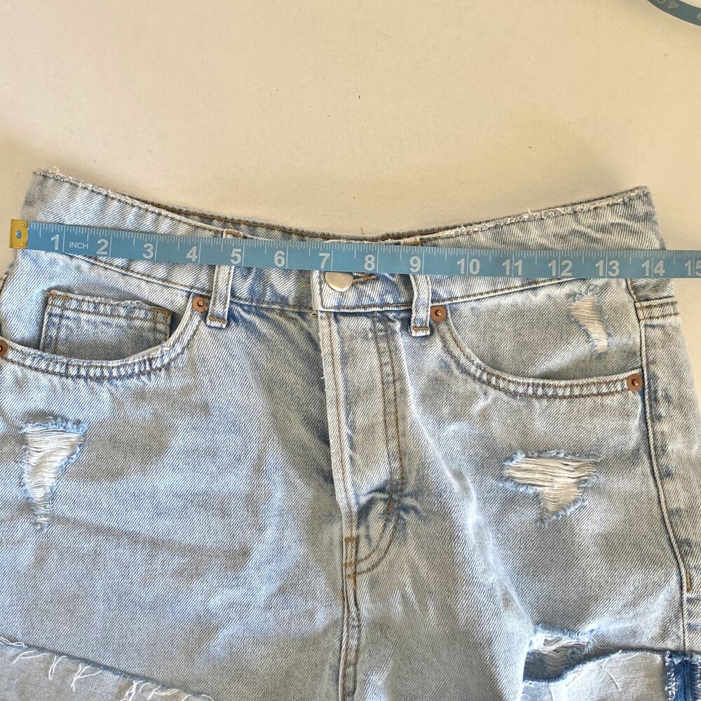 H & M High Denim Shorts Pale Blue Size 6 EUC Like New Distressed Cut Offs - Picture 5 of 6